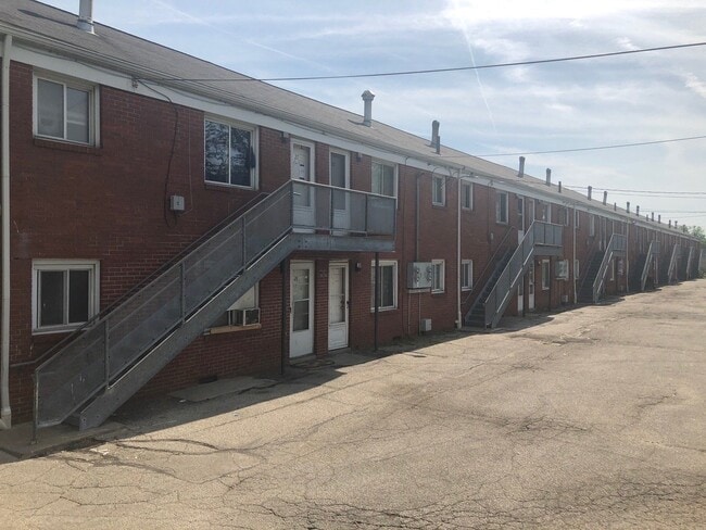 Rear - 1303 S Cove Blvd