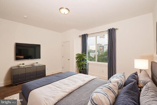 Building Photo - 1956 N 8th St