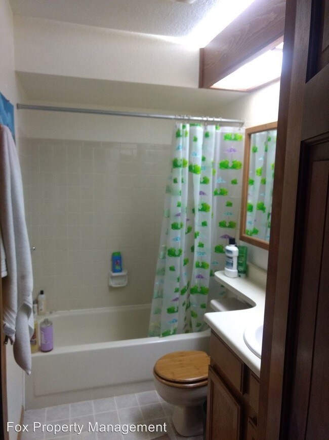 Building Photo - 5924 Gunbarrel Ave