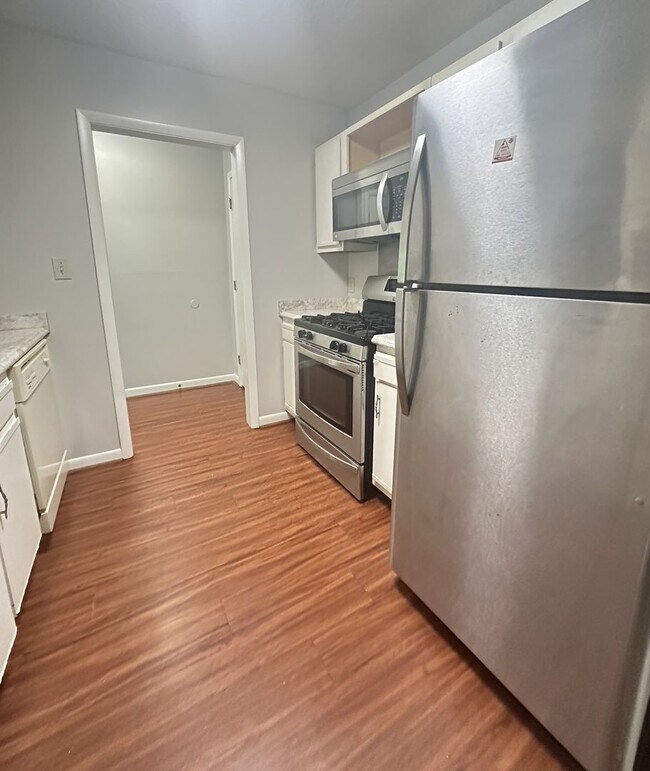 Building Photo - Sweetbriar Condos in North Raleigh - 2 bed...
