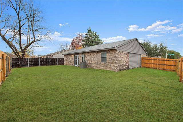 Building Photo - 801 Sunny Slope Dr