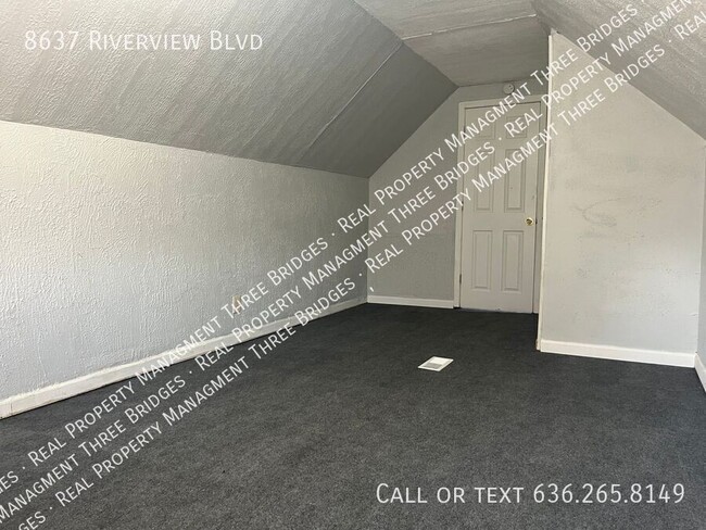 Building Photo - Large 4 Bedroom Property Is Waiting For Yo...