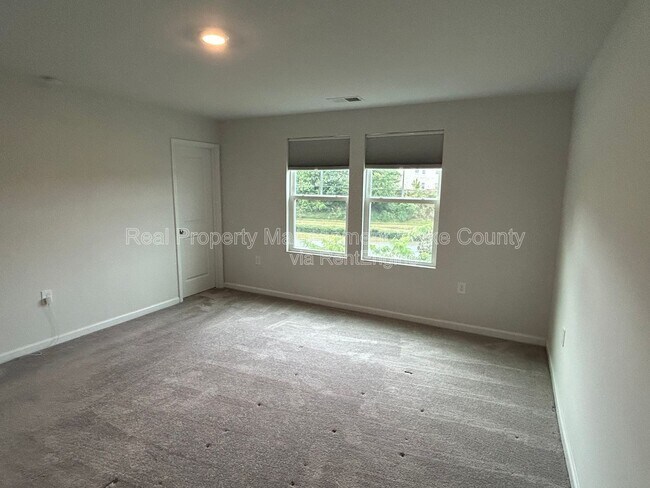 Building Photo - 1041 Shoreside Dr