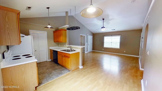 Building Photo - 811 Grathwol Dr