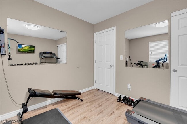 Building Photo - 3949 N Rhine Way