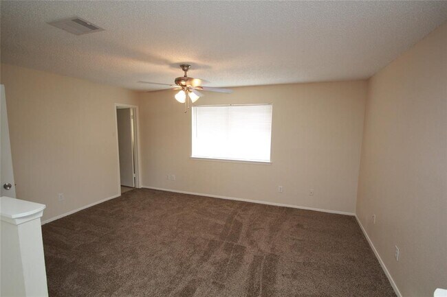 Building Photo - 2314 Townhall Ln