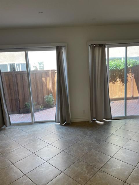 Building Photo - 415 N Cedros Ave