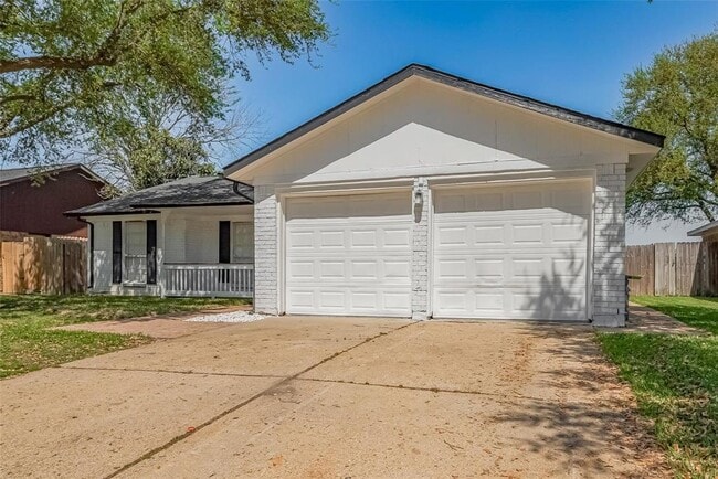 Building Photo - 6219 Canada Dr