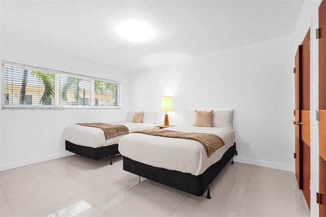 Building Photo - 1035 94th St