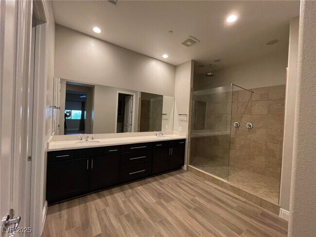 Building Photo - 3183 Palazzo Reale Ave