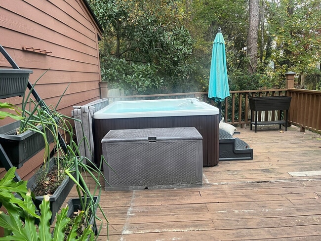 Building Photo - 47 Arabian Dr