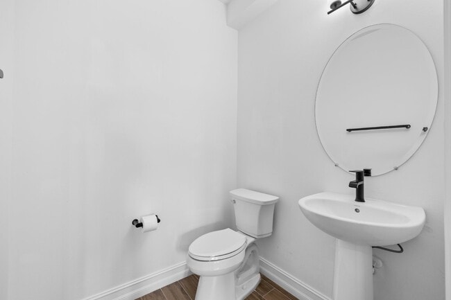 Building Photo - Vanderbilt Reserve Townhouse