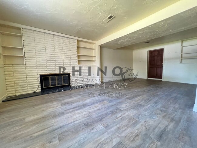 Building Photo - 778 E Enchanted Dr