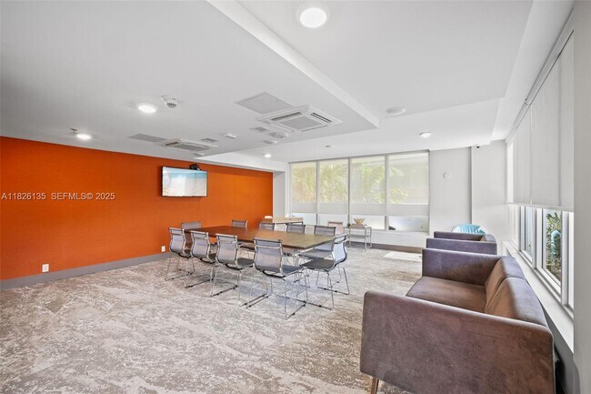 Building Photo - 9261 E Bay Harbor Dr