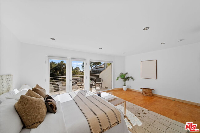 Building Photo - 3111 Belden Dr