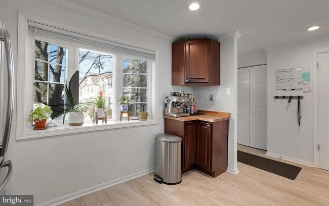Building Photo - 7680 Wolford Way