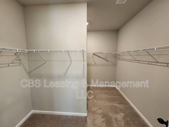 Building Photo - 2112 Sequoia Dr