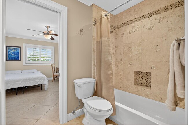 Building Photo - 728 Waterway Dr