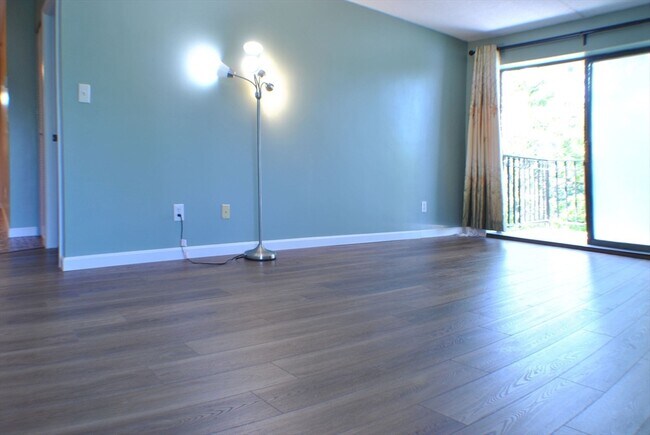 Primary Photo - 209 Riverview Ave