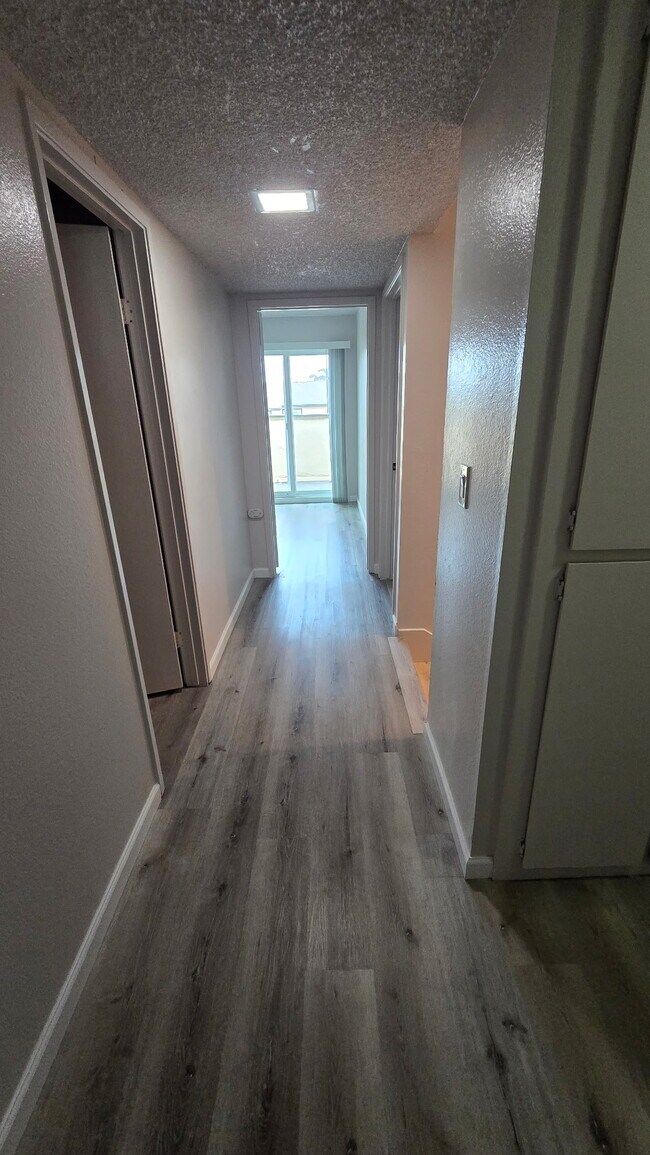 Building Photo - 2678 Caminito Secoya
