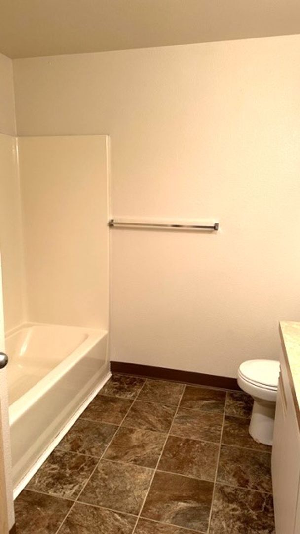 Building Photo - Rent Special: 1/2 Off May's Rent!!1 Bedroom 1 Bath Apartment - Second Floor!