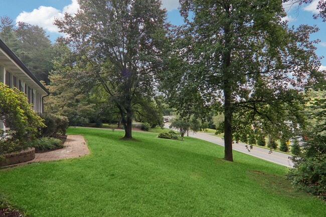 Building Photo - 5 Timothy Ln