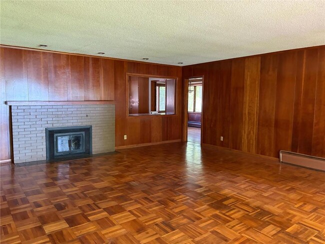 Building Photo - 4435 N Shore Dr