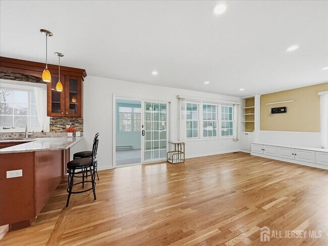 Building Photo - 37 Jersey Ave