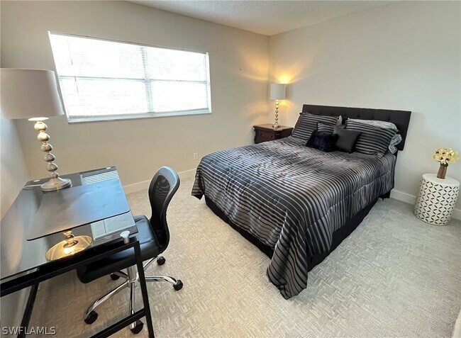 Building Photo - 4912 Tamiami Trl E