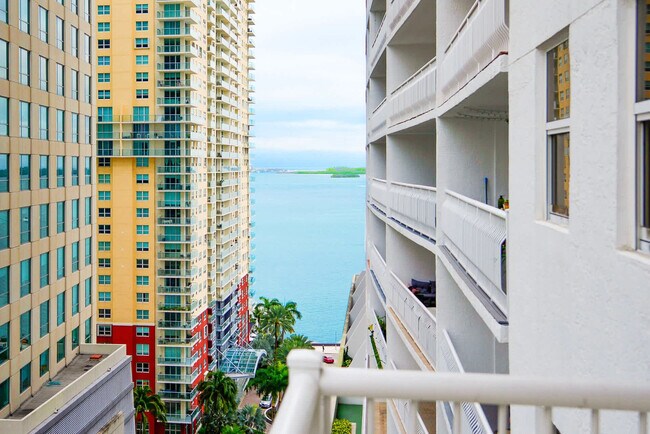Building Photo - 1200 Brickell Bay Dr