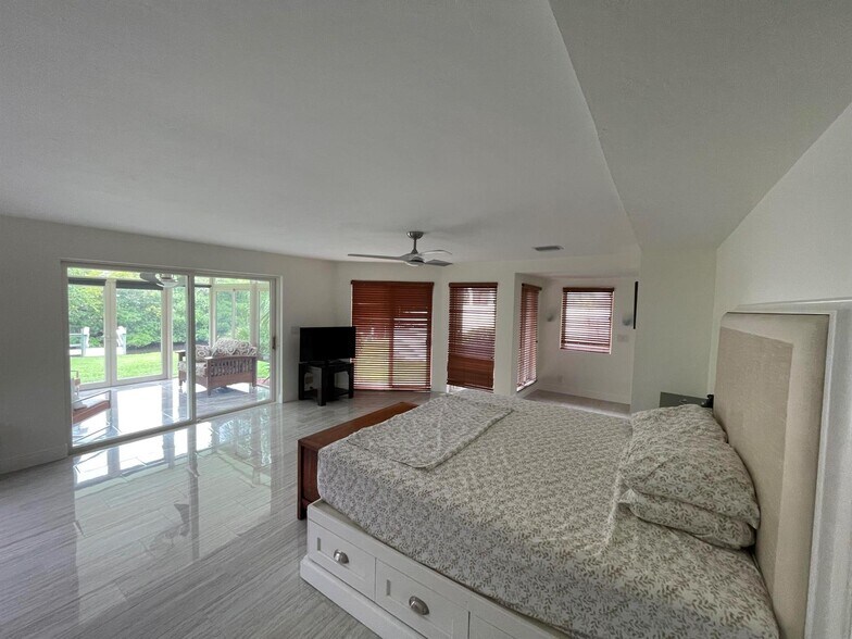 Building Photo - 208 Sims Creek Dr