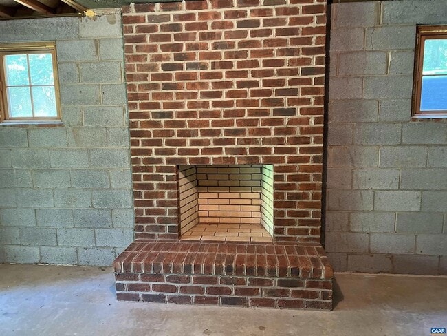 Building Photo - 2424 Holkham Dr