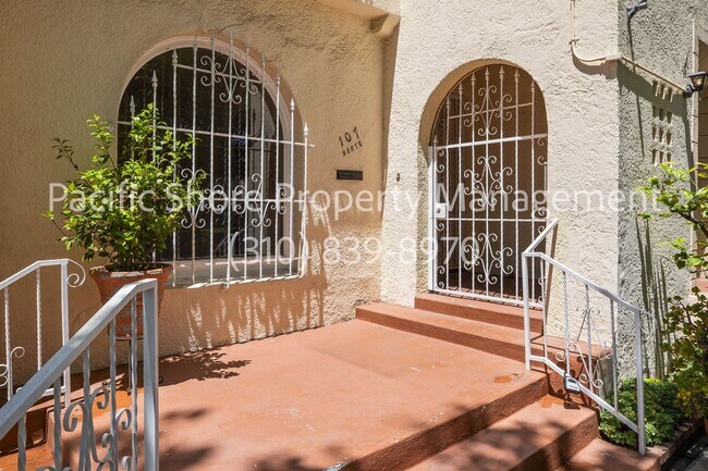 Building Photo - 107 N Mansfield Ave