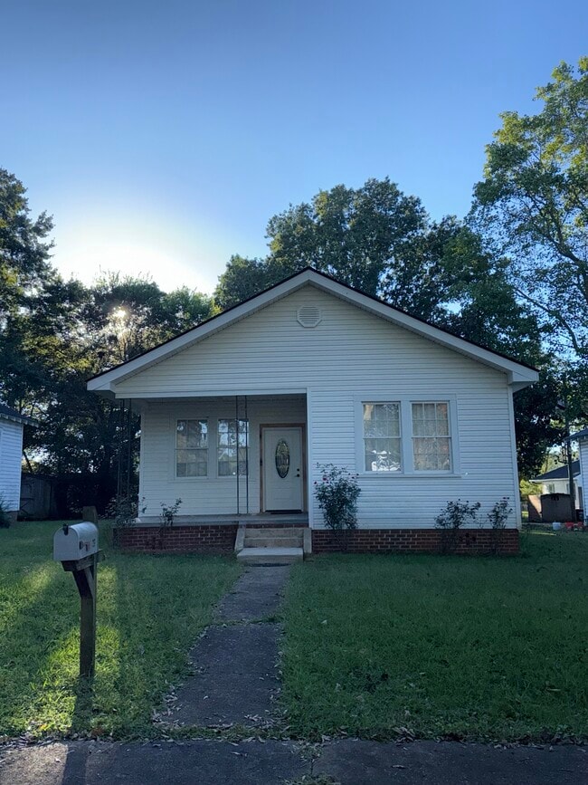 Primary Photo - 39 Akron St
