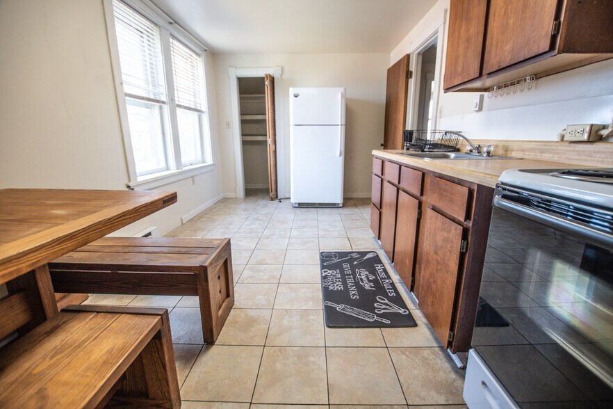 UNIT B KITCHEN - 813 N Market St