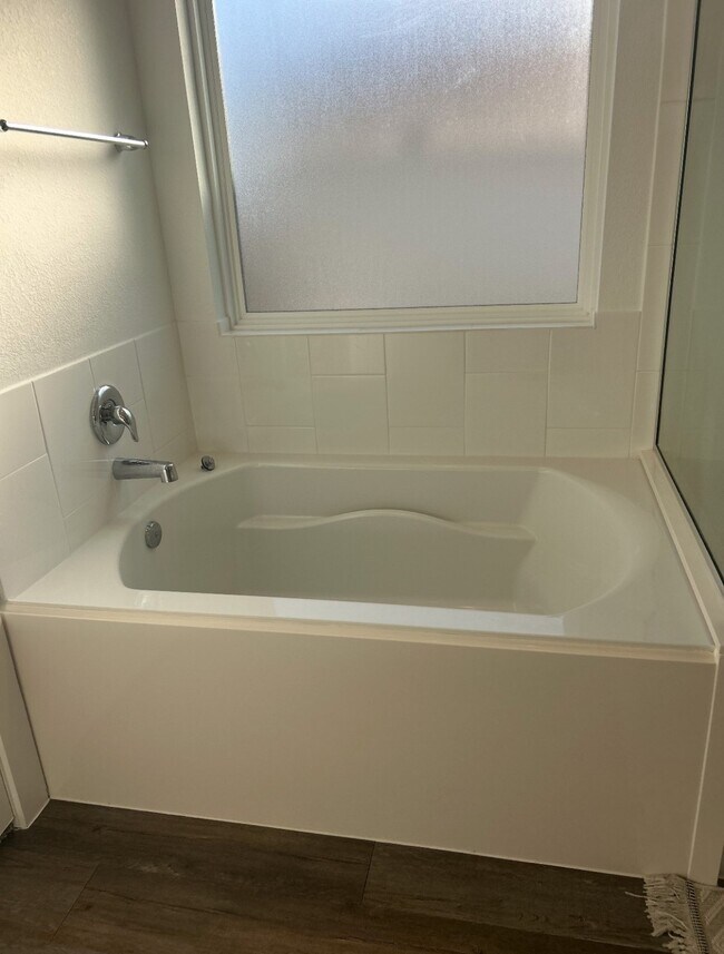 Building Photo - 1119 Fringed Bluestar Dr