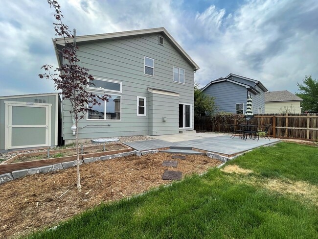 Building Photo - Stetson Hills Spacious Stunner! 4 bed, 3 bath, loft, and 3,100+sqft