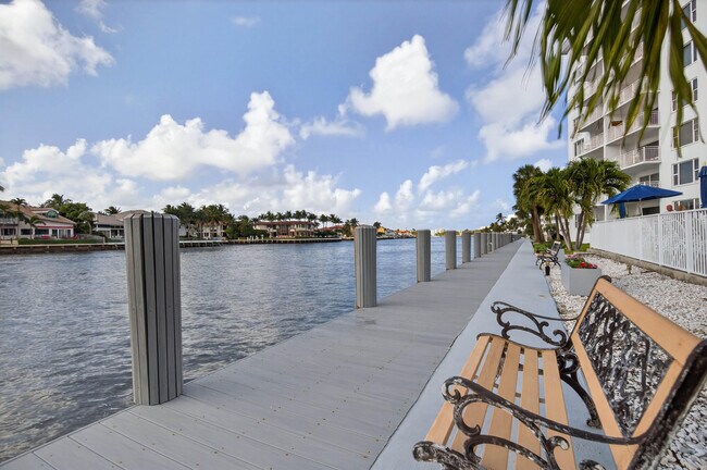 Building Photo - 3114 S Ocean Blvd