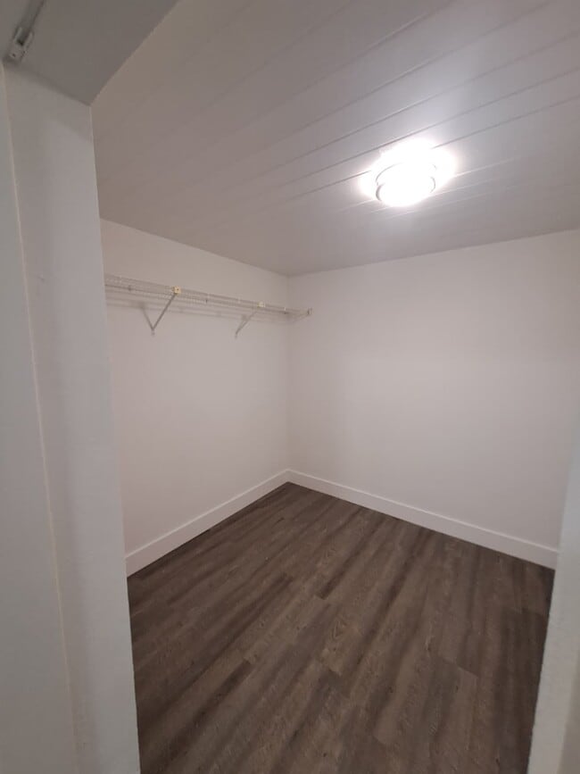 Building Photo - 2835 SW 2nd St