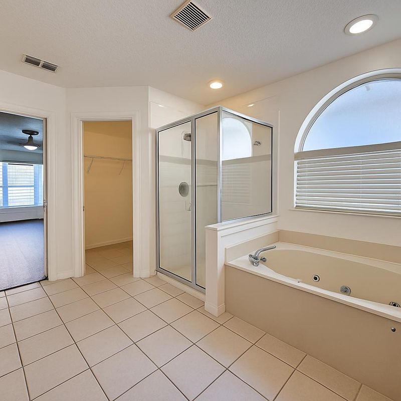 Building Photo - 1397 Holly Glen Run