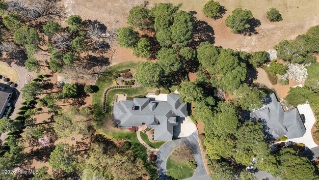 Building Photo - 50 Oak Meadow Rd