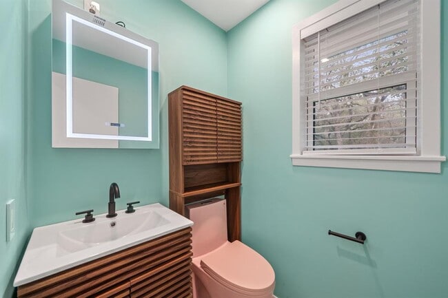 Building Photo - 2175 Park Rd