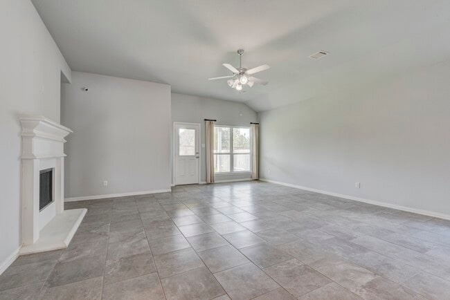 Building Photo - 208 Shoreview Dr