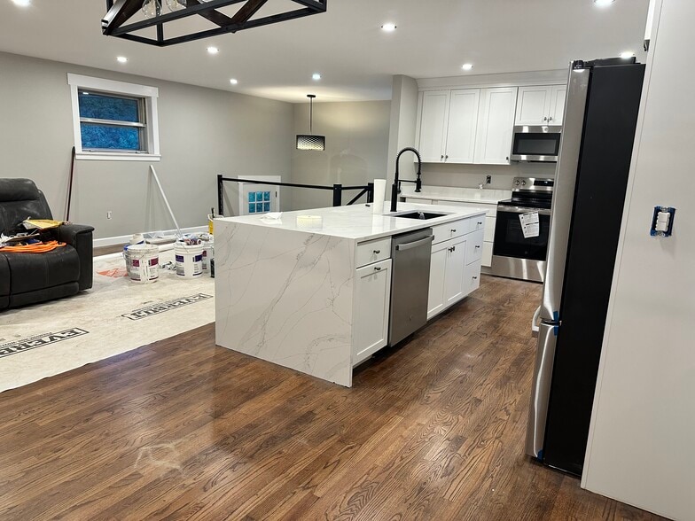 Building Photo - 9149 Wintergreen Dr