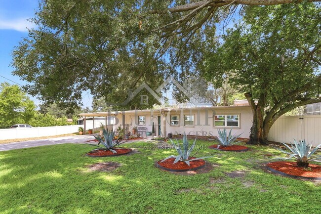 Building Photo - 6714 Nina Rosa Dr
