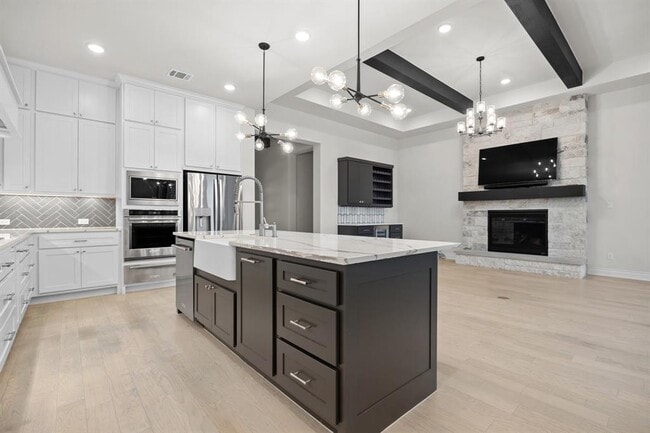 Building Photo - 116 Stardusty