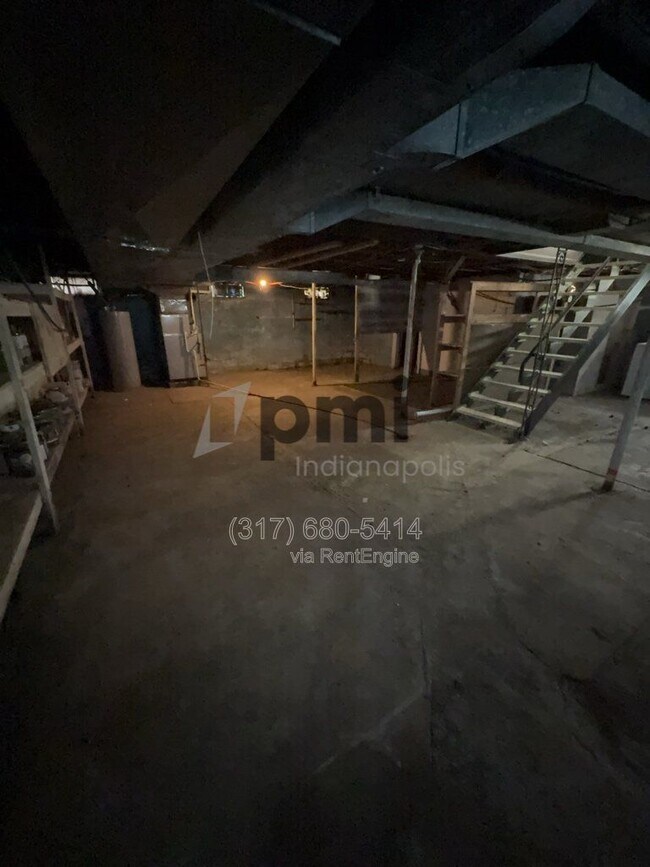 Building Photo - 2613 Louise St