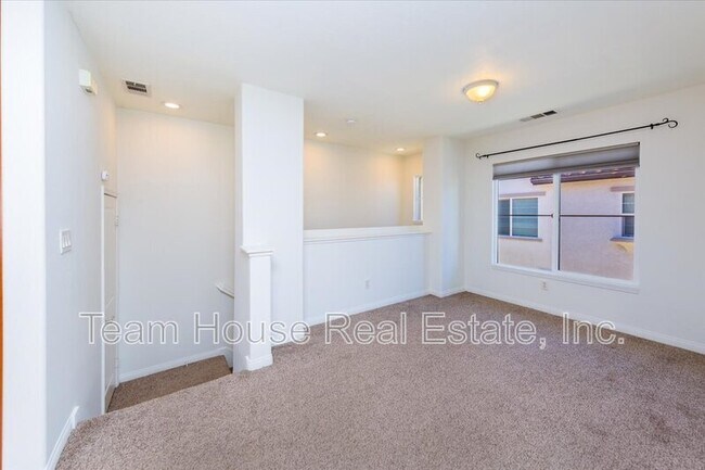 Building Photo - 28440 Mirabelle Ln