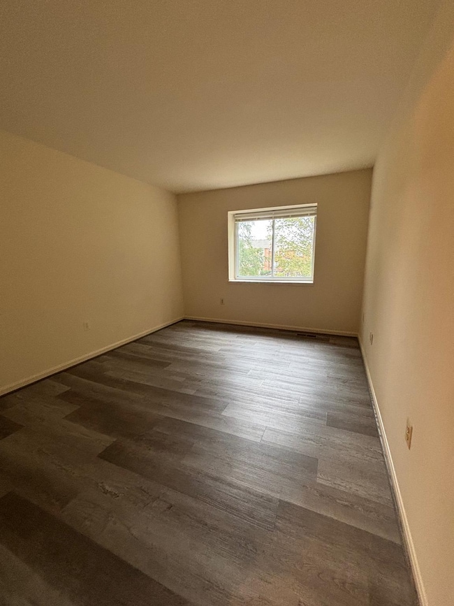 Building Photo - Charming Townhome in Prime Annandale Location