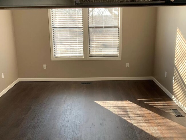 Building Photo - 601 SE 110th Rd